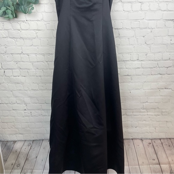 BETSY & ADAM by Jaslene Women Vintage Black Overlay Evening Gown size 10 - Picture 4 of 8